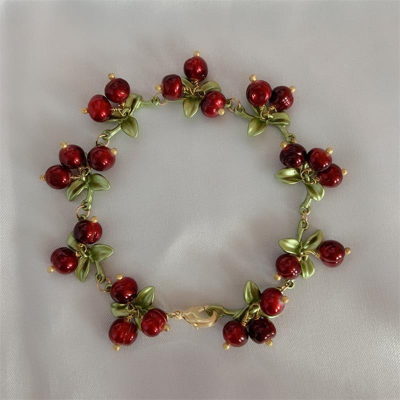 Qingdao Wholesale Vintage French Forest Plants Cranberry Baroque Pearl Stone Handwoven Bracelet for Women