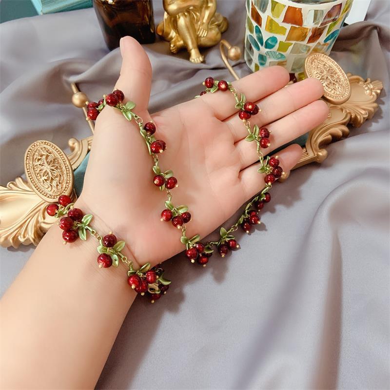 Qingdao Wholesale Vintage French Forest Plants Cranberry Baroque Pearl Stone Handwoven Bracelet for Women