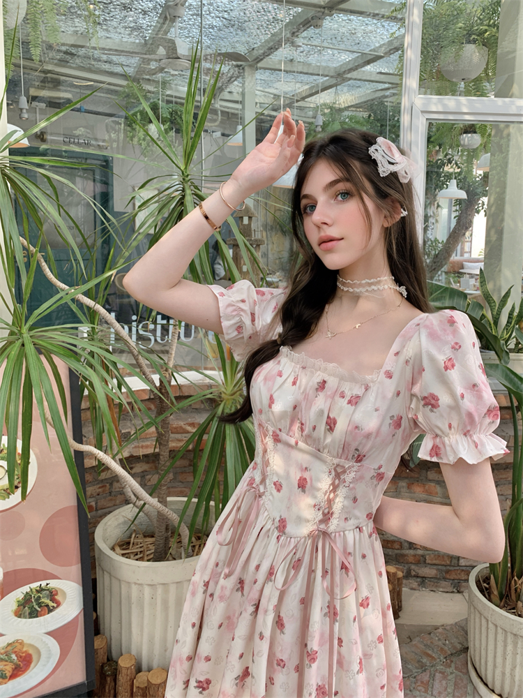 Sweet temperament court style waisted straps thin printed square neck dress