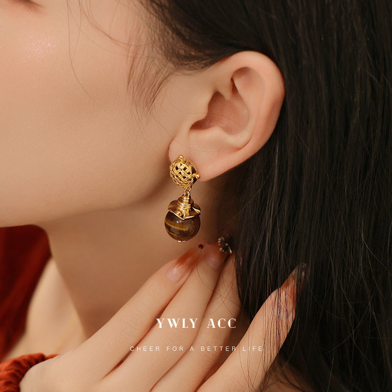 Exquisite court style retro vintage vintage temperament French hollow design tiger eye stone onyx earrings female