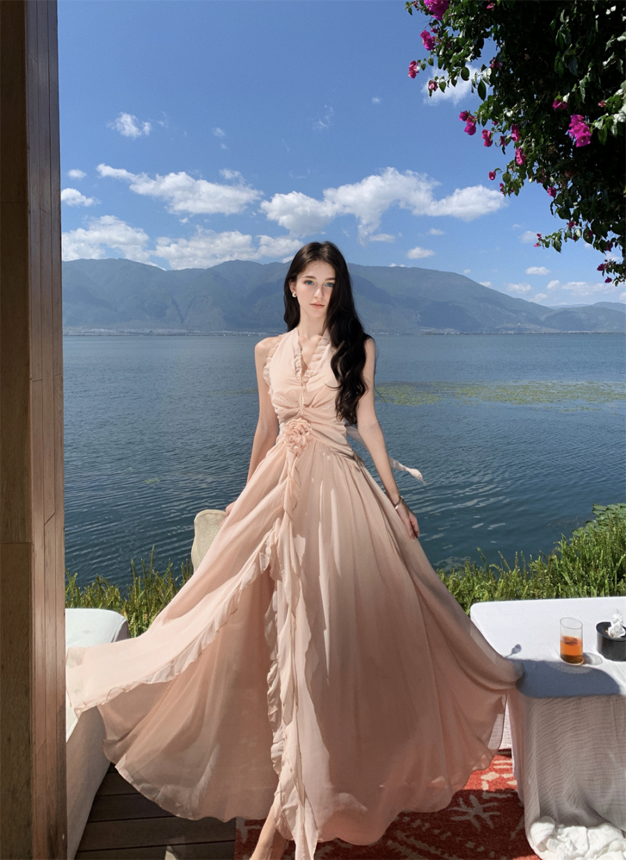 Seaside vacation beauty God descending sleeveless V-neck neckline dress new gentle temperament wooden ear edge backless long skirt